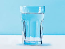 Se noyer dans un verre d'eau